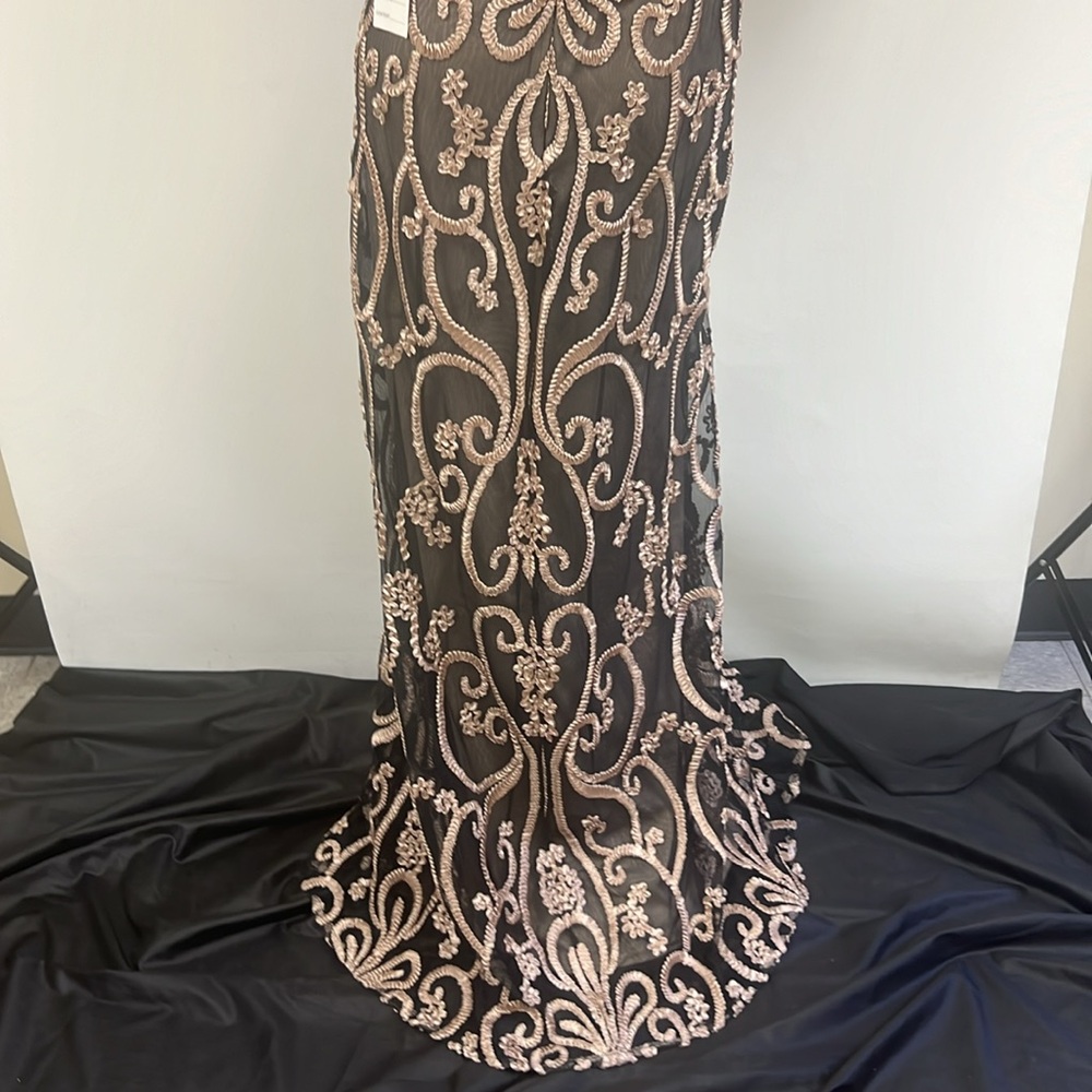 Mom Cheri NAVY/BLACK embroidered sleeveless V-back long gown - Picture 8 of 14